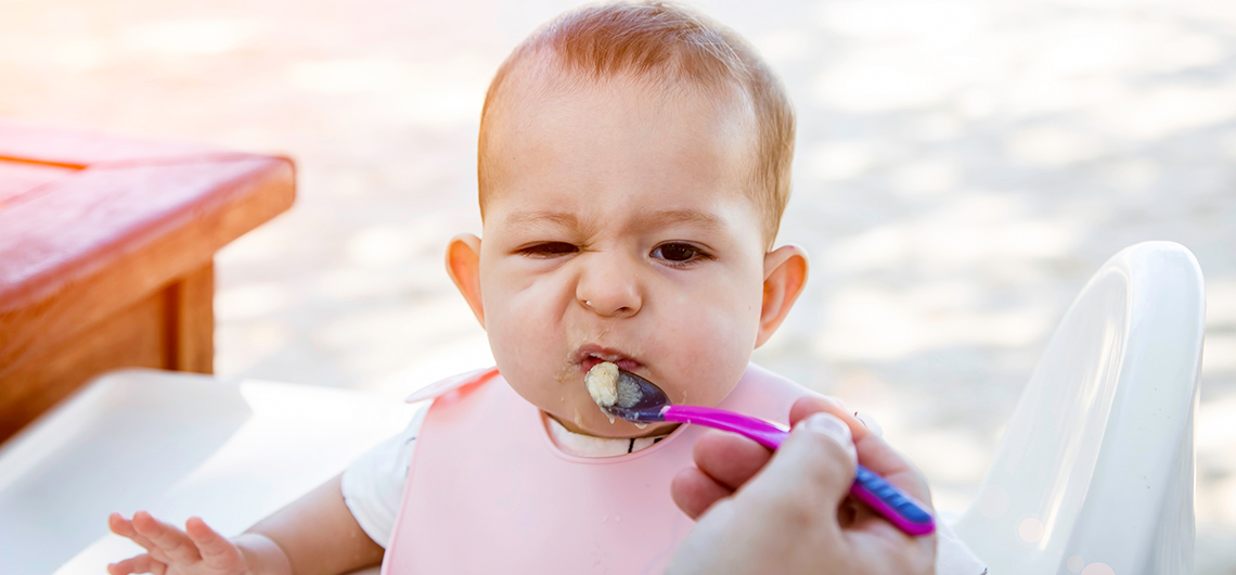 AE bebe obrigar a comer | Auchan&Eu
